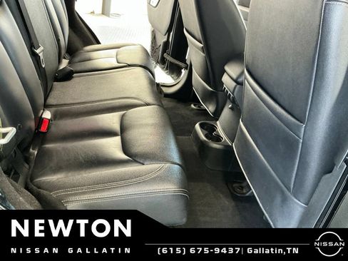 Used 2018 Jeep Wrangler Unlimited Sahara AWD/4WD image 19