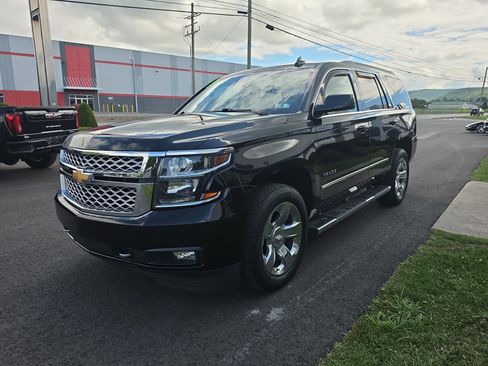 Used 2019 Chevrolet Tahoe LT w/ LT Signature Package AWD/4WD image 8