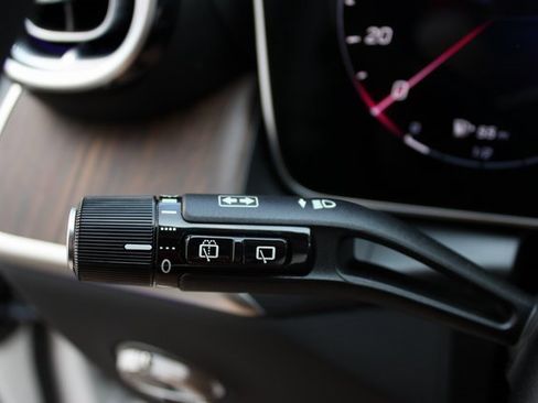 New 2025 Mercedes-Benz GLC 350e 4MATIC image 18