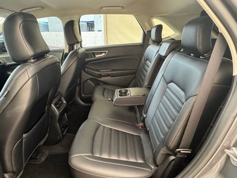Used 2024 Ford Edge SEL w/ Convenience Package image 11