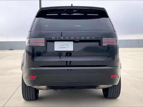 Used 2025 Land Rover Discovery Dynamic SE image 4