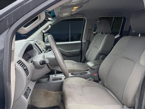 Used 2013 Nissan Frontier SV w/ SV Value Truck Pkg image 2