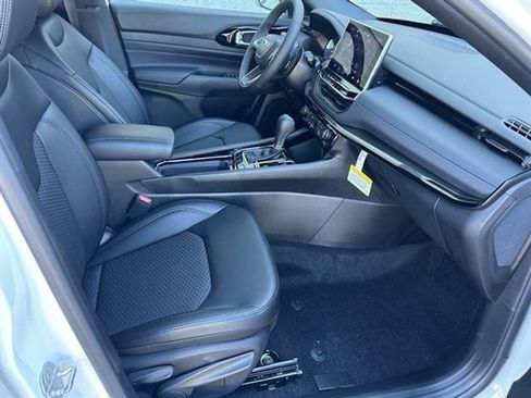 New 2026 Jeep Compass Latitude image 24