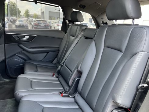 Used 2020 Audi Q7 3.0T Prestige w/ Prestige Package AWD/4WD image 33