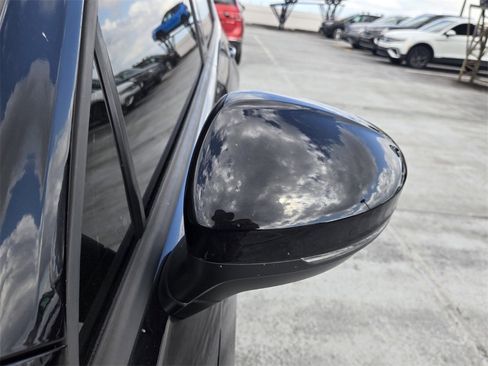 Certified 2022 Volkswagen Tiguan S image 9