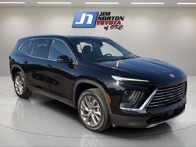 Used 2025 Buick Enclave Preferred FWD image 3