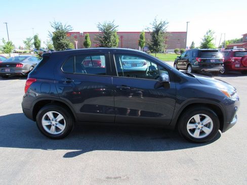 Used 2019 Chevrolet Trax LS FWD image 7