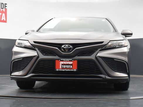 Used 2024 Toyota Camry SE image 30