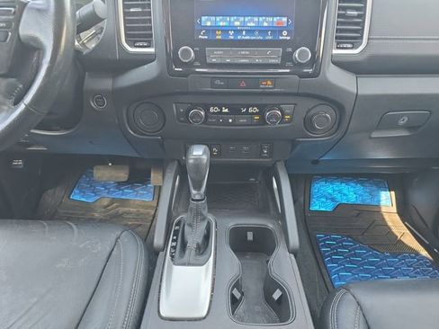 Used 2024 Nissan Frontier SV w/ SV Convenience Package RWD image 3