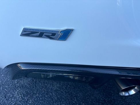 Used 2010 Chevrolet Corvette ZR1 RWD image 5