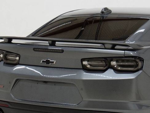 Used 2022 Chevrolet Camaro SS RWD image 12