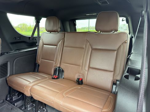 Used 2023 Chevrolet Suburban High Country AWD/4WD image 42