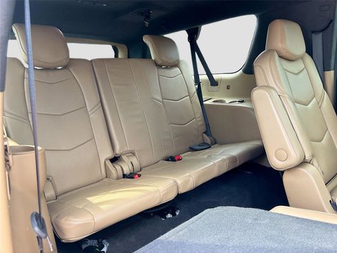 Used 2020 Cadillac Escalade ESV Platinum AWD/4WD image 29