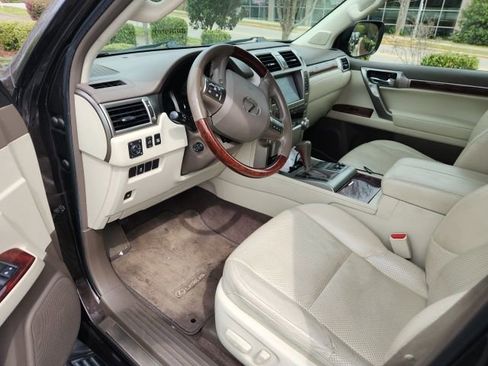 Used 2012 Lexus GX 460 w/ Comfort Plus Pkg image 11