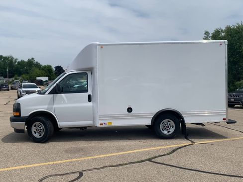 New 2025 GMC Savana 3500 w/ Power Convenience Package image 29