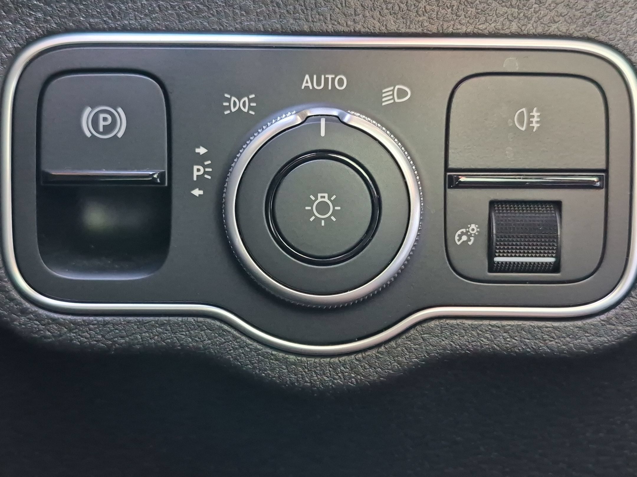Used 2022 Mercedes-Benz EQB 350 4MATIC image 21