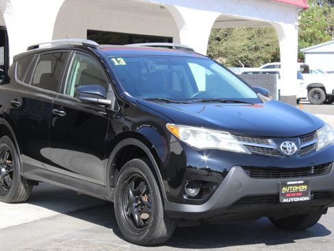 Used 2013 Toyota RAV4 LE FWD image 3