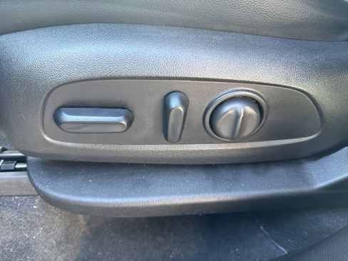 Used 2018 Chevrolet Traverse LT image 16