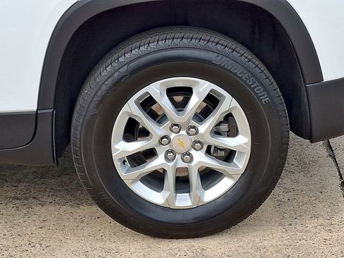 Used 2023 Chevrolet Traverse LS w/ Safety Package FWD image 27