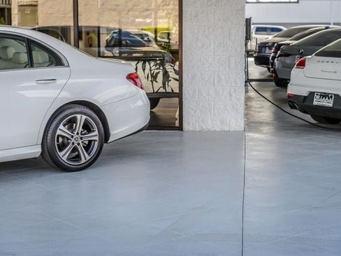 Used 2020 Mercedes-Benz E 350 4MATIC Sedan image 57