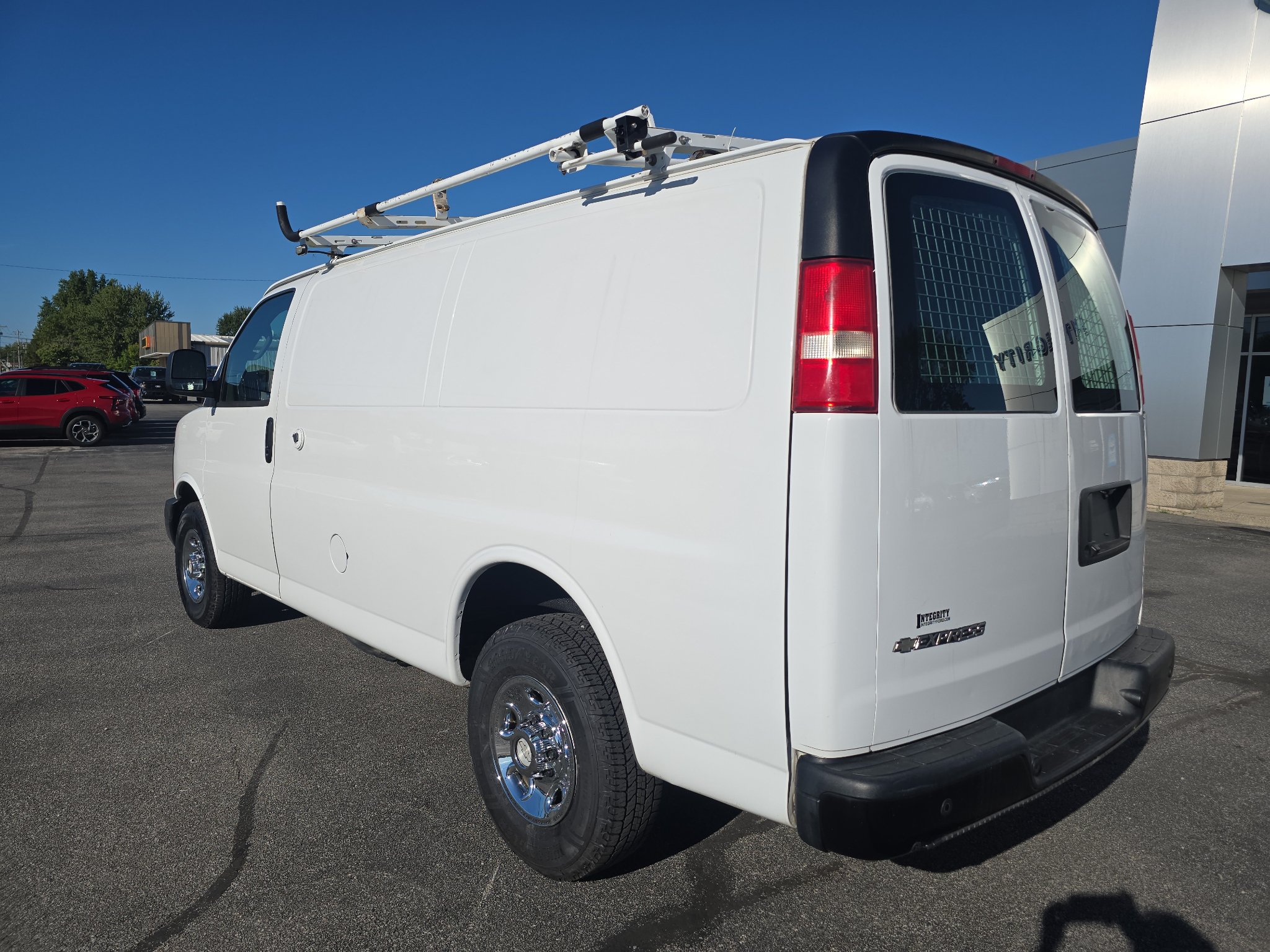 Used 2017 Chevrolet Express 2500 RWD image 8