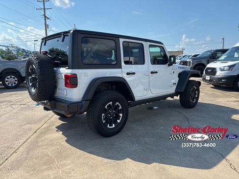 Used 2024 Jeep Wrangler Unlimited Rubicon 4xe AWD/4WD image 17