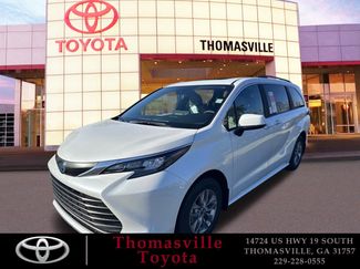 New 2025 Toyota Sienna XLE video 1