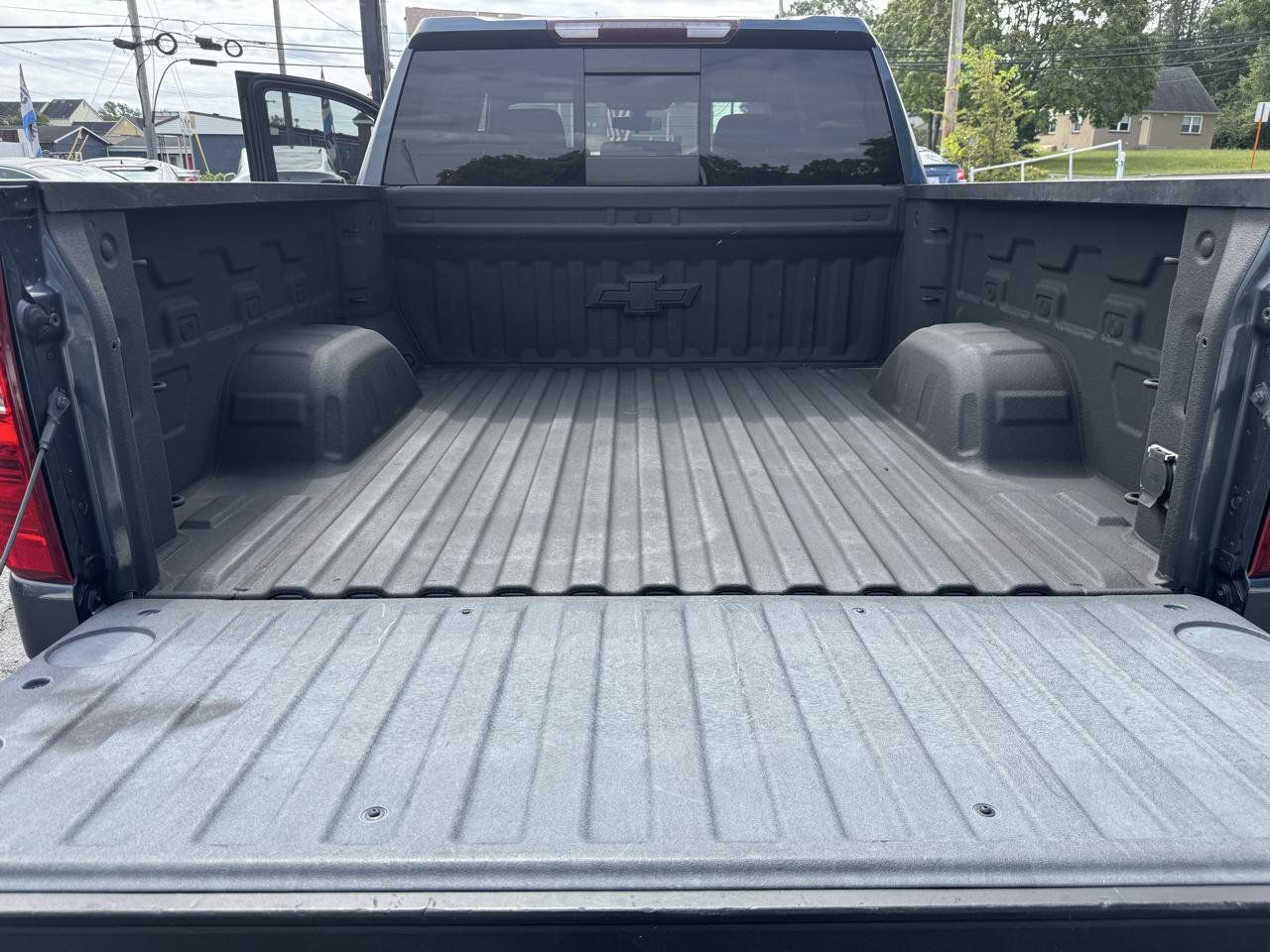 Used 2020 Chevrolet Silverado 1500 LT w/ All-Star Edition AWD/4WD image 23