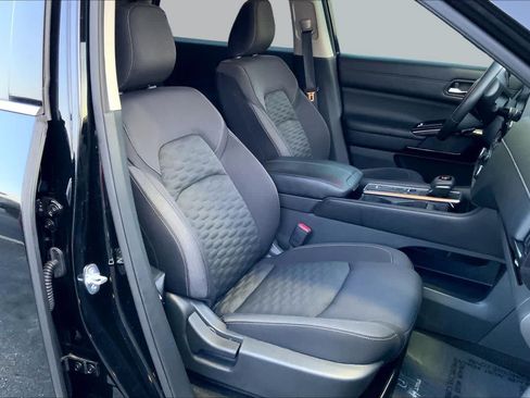Used 2022 Nissan Pathfinder SV FWD image 8