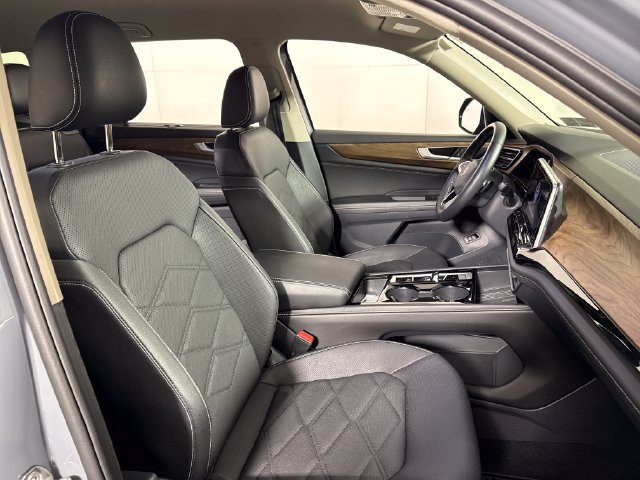 Used 2026 Volkswagen Atlas SE AWD/4WD image 14