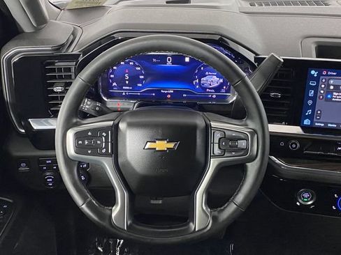 Used 2023 Chevrolet Silverado 1500 LT AWD/4WD image 16