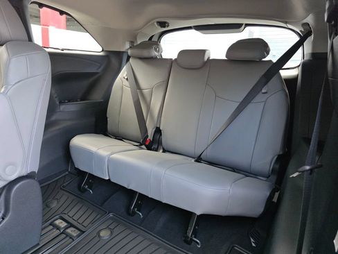New 2026 Toyota Sienna XLE FWD image 21