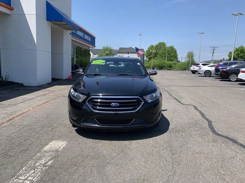 Used 2017 Ford Taurus Limited FWD image 2