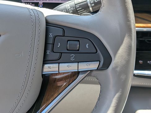 Used 2022 Cadillac Escalade Sport Platinum w/ LPO, ONYX Package AWD/4WD image 16