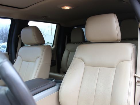 Used 2011 Ford F150 Lariat w/ Lariat Chrome Pkg image 18