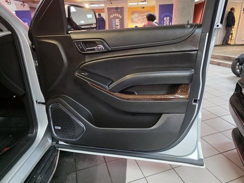 Used 2017 GMC Yukon SLE w/ Convenience Package image 18