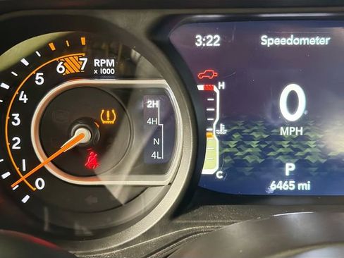 Used 2024 Jeep Wrangler Unlimited Sahara w/ Technology Group AWD/4WD image 13