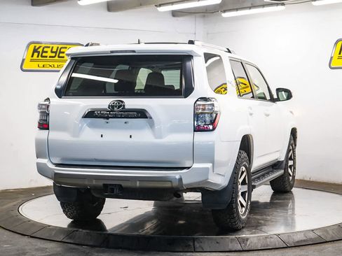 Used 2018 Toyota 4Runner TRD Off-Road Premium image 4