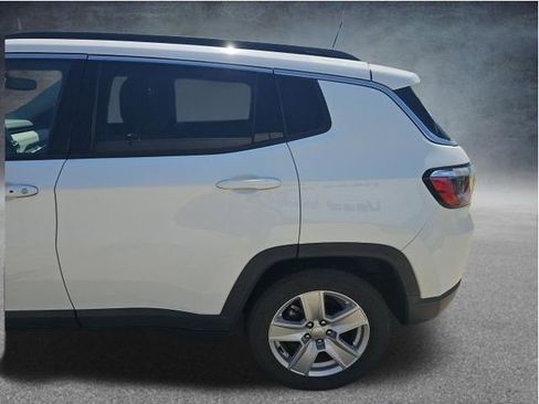 Used 2022 Jeep Compass Latitude w/ Convenience Group FWD image 13