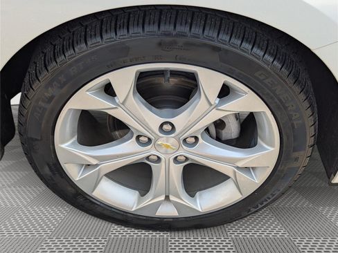 Used 2017 Chevrolet Cruze Premier FWD image 11