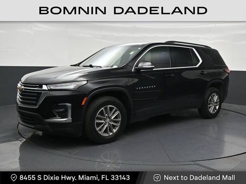 Used 2024 Chevrolet Traverse LT FWD image 1