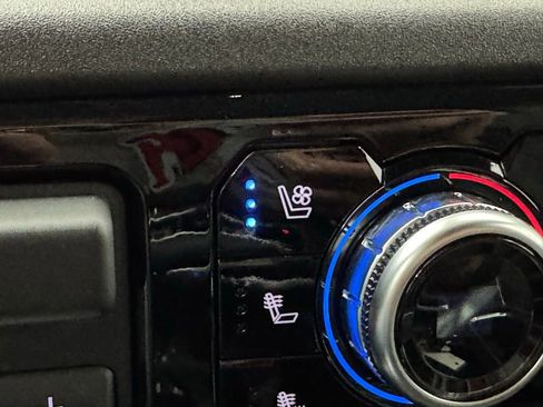 Used 2024 GMC Sierra 1500 SLT w/ SLT Premium Plus Package AWD/4WD image 5