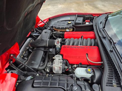 Used 2004 Chevrolet Corvette Convertible w/ Preferred Equipment Group RWD image 18