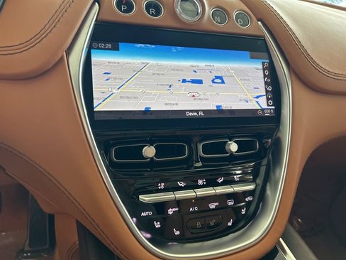 Used 2023 Aston Martin DBX AWD/4WD image 48