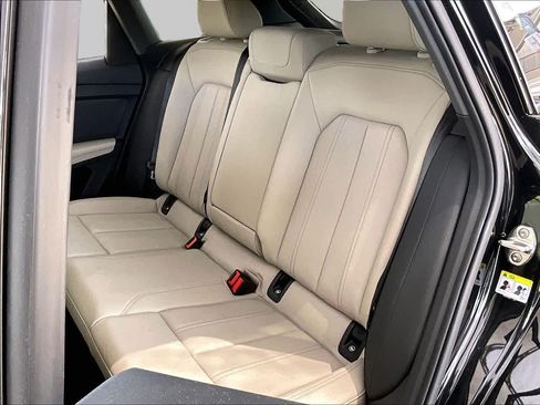 Used 2023 Audi Q4 e-tron Prestige AWD/4WD image 19