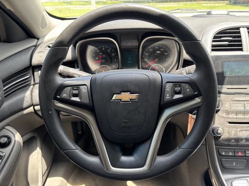 Used 2013 Chevrolet Malibu LS image 22