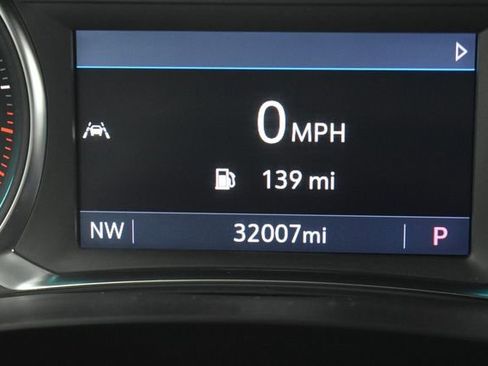 Used 2023 Chevrolet Traverse LT image 15