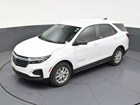 Used 2024 Chevrolet Equinox LS FWD image 12