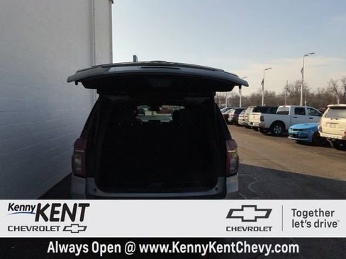 Used 2023 Chevrolet Tahoe Z71 w/ Luxury Package image 8