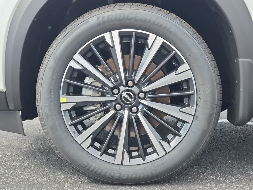 New 2026 Nissan Pathfinder Platinum FWD image 6